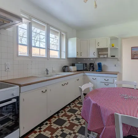 Holiday home Maison Landaise Renovee, 6 Pers: Proche Lac, Plage, Surf, Jardin, Terrasse, Velos Et Menage Inclus - Fr-1-319-545 Parentis-en-Born