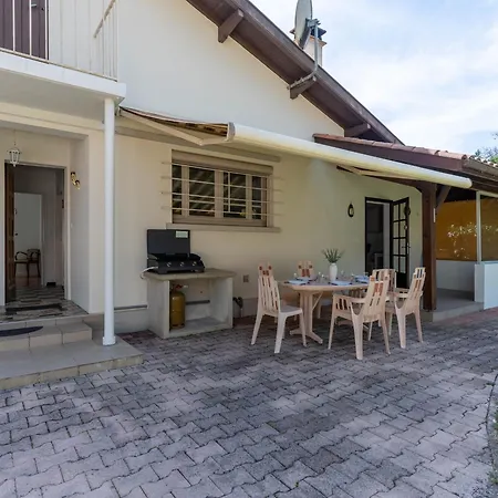 Holiday home Maison Landaise Renovee, 6 Pers: Proche Lac, Plage, Surf, Jardin, Terrasse, Velos Et Menage Inclus - Fr-1-319-545 Parentis-en-Born